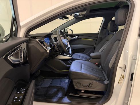 Used 2025 Audi Q4 e-tron Premium w/ Premium Plus RWD image 5