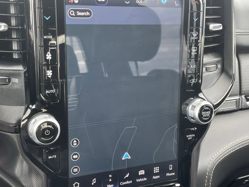 Used 2023 RAM 1500 Limited w/ Body Color Bumper Group image 26