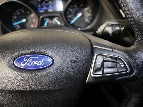 Certified 2019 Ford Escape SEL image 16