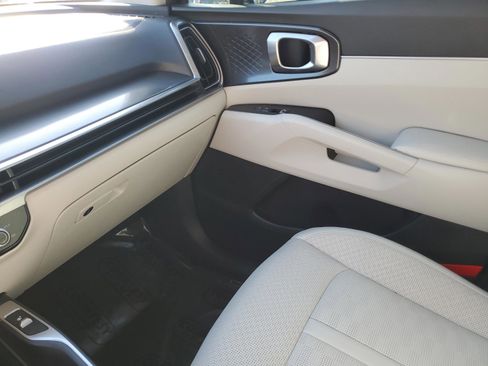 Certified 2024 Kia Sorento EX w/ Panoramic Sunroof Package image 26