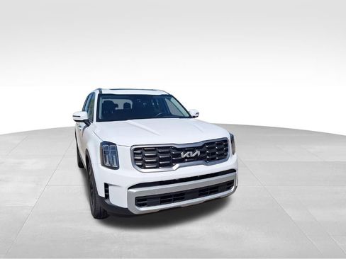 Used 2025 Kia Telluride S image 6