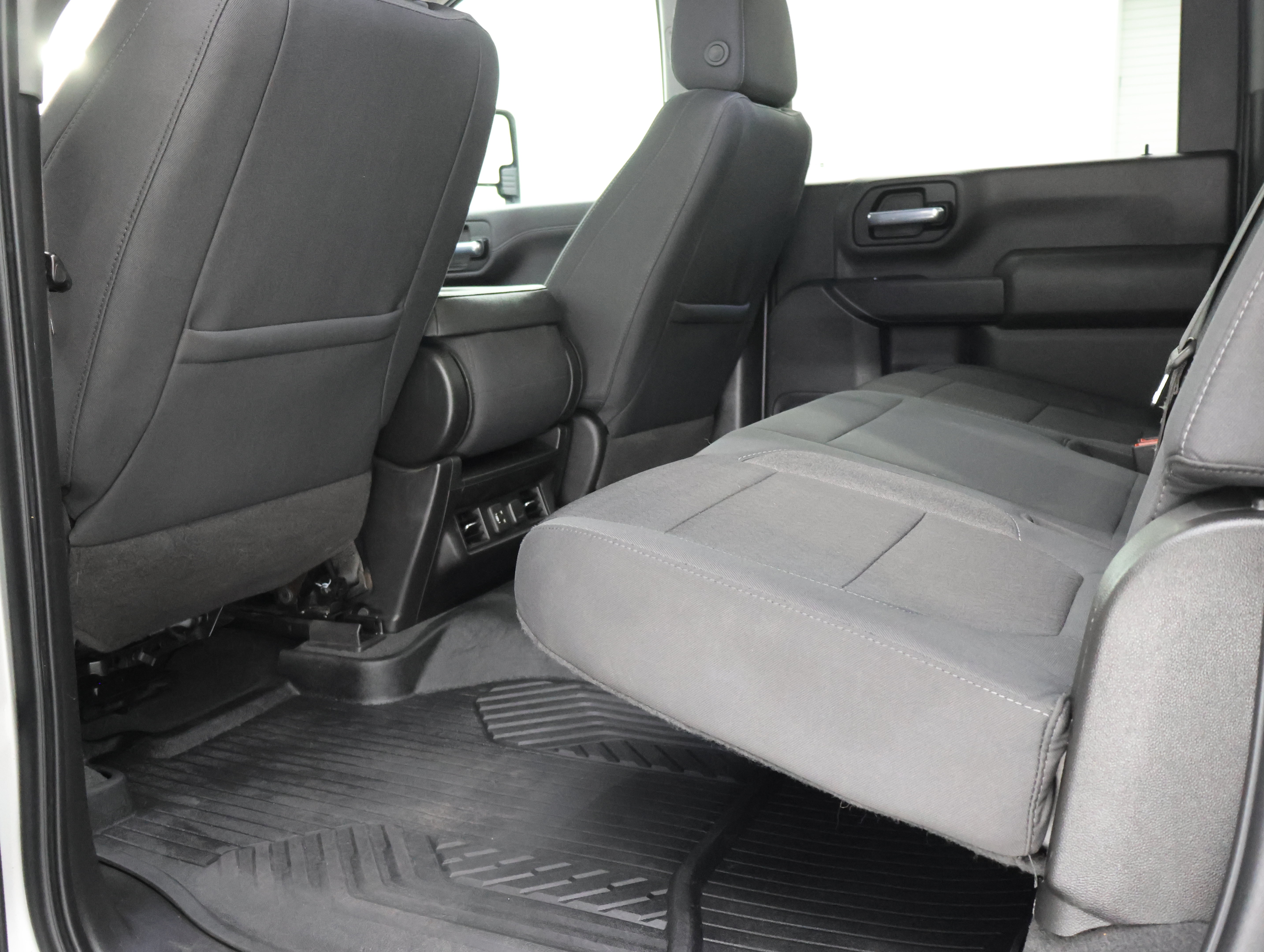 Used 2022 Chevrolet Silverado 2500 LT w/ Convenience Package AWD/4WD image 9