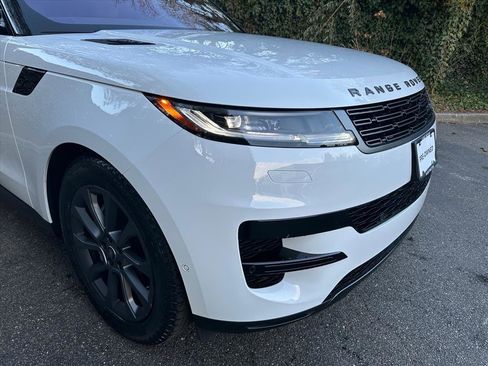 Used 2023 Land Rover Range Rover Sport SE image 6