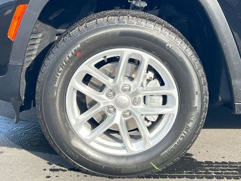 New 2025 Jeep Grand Cherokee Laredo X image 25