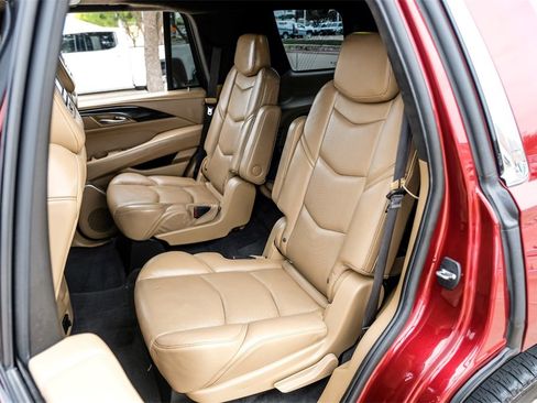 Used 2019 Cadillac Escalade Platinum image 45