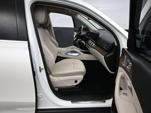 Used 2022 Mercedes-Benz GLS 450 4MATIC image 19