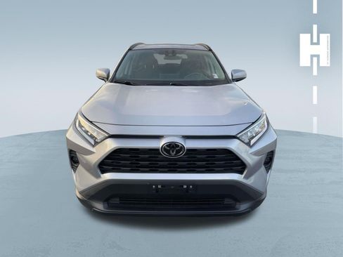 Used 2021 Toyota RAV4 XLE w/ Convenience Package image 3