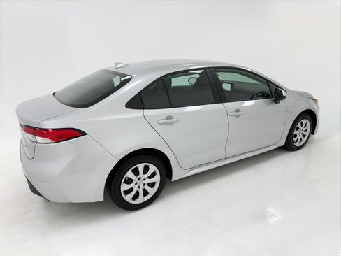 Used 2025 Toyota Corolla LE FWD image 41