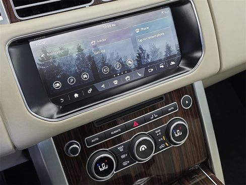 Used 2017 Land Rover Range Rover HSE image 24