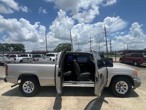 Used 2005 GMC Sierra 1500 W/T image 33