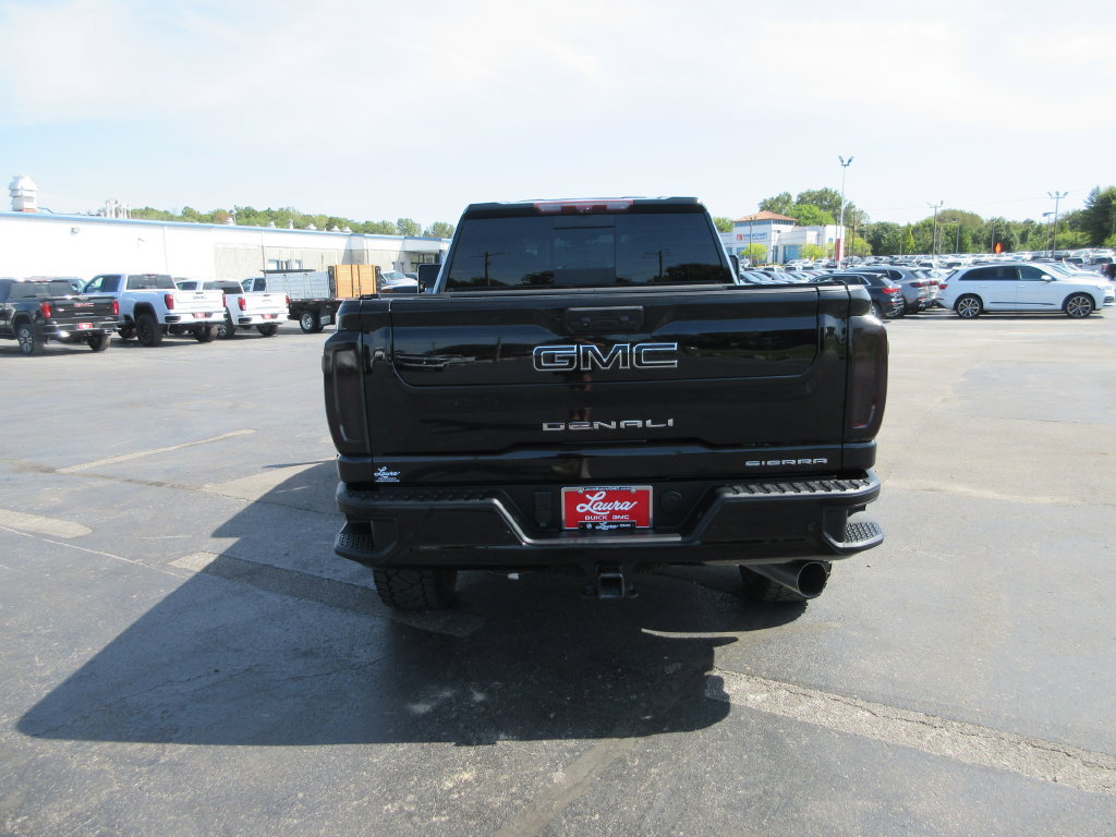 Used 2023 GMC Sierra 2500 Denali w/ Denali Black Diamond Edition AWD/4WD image 6