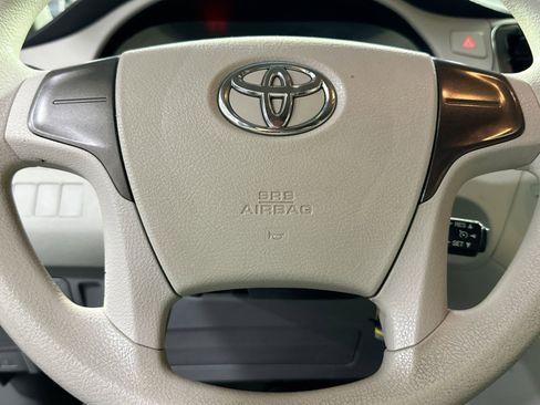 Used 2013 Toyota Sienna L w/ Towing Pkg image 19