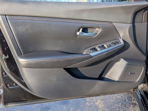 Used 2020 Nissan Sentra SR w/ Premium Package image 9