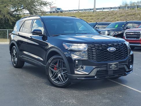 Certified 2025 Ford Explorer ST-Line w/ Premium Package image 1