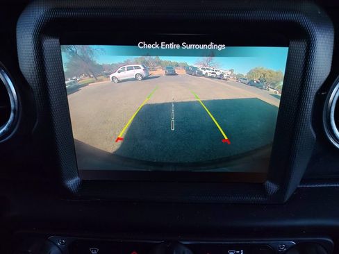 Used 2022 Jeep Wrangler Unlimited Sahara image 8