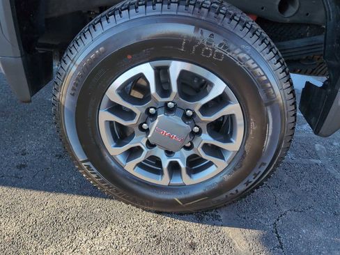 Used 2024 GMC Sierra 2500 SLE w/ SLE Value Package; image 32