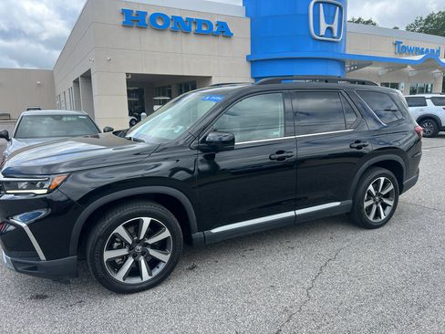 Certified 2025 Honda Pilot Elite image 1