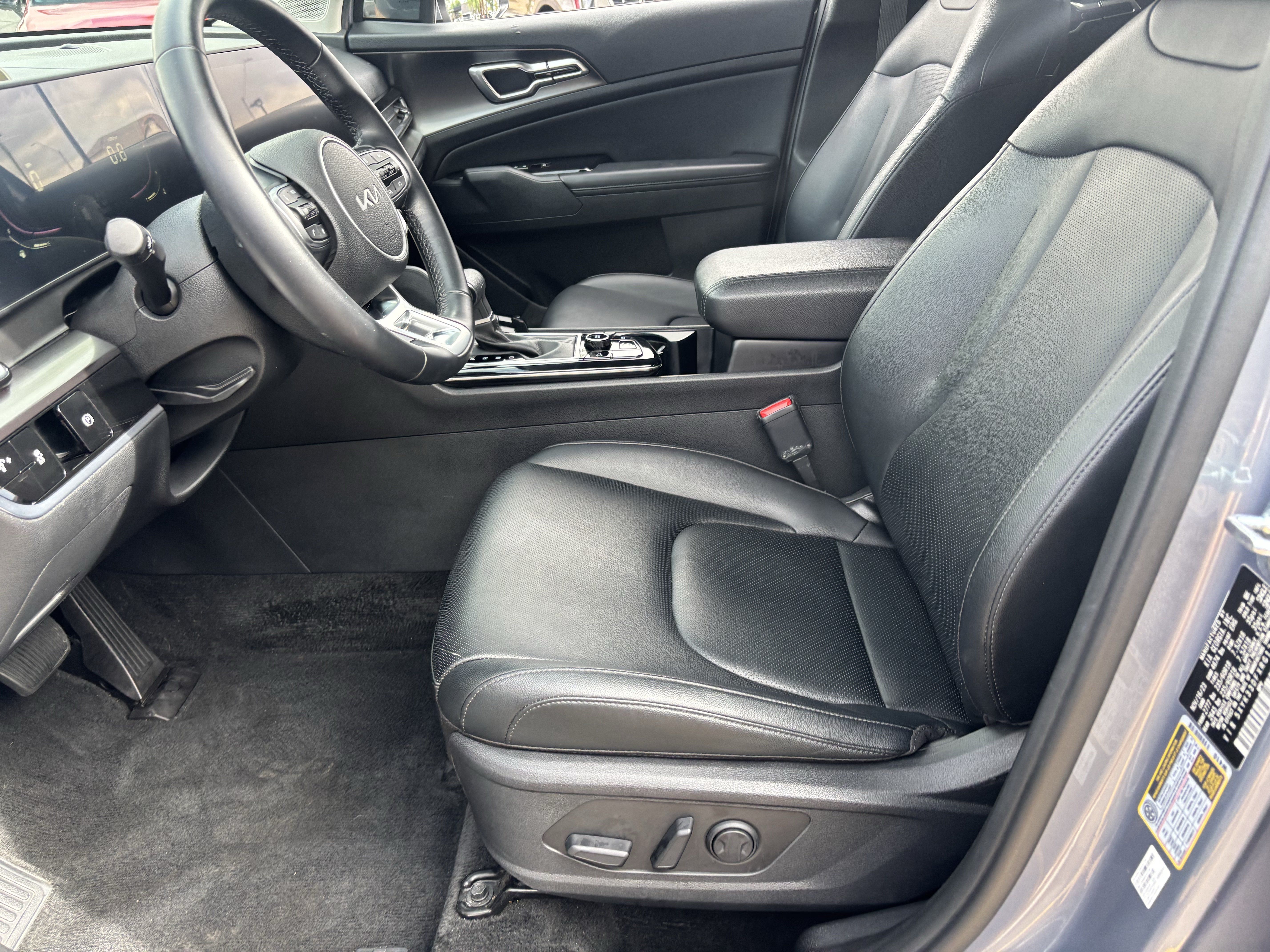 Certified 2024 Kia Sportage EX FWD image 17