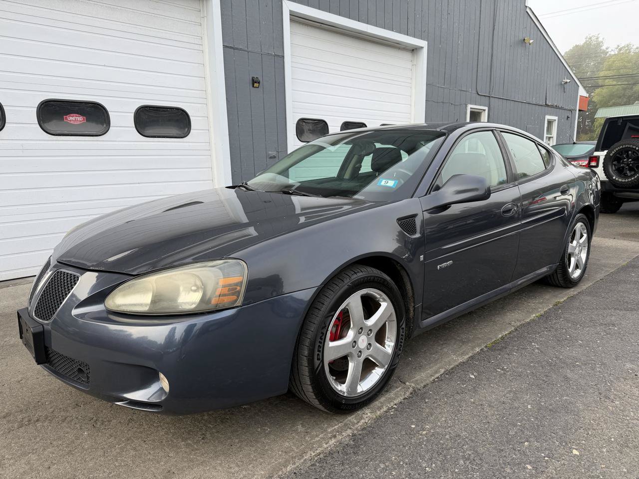 Used 2008 Pontiac Grand Prix GXP FWD image 1