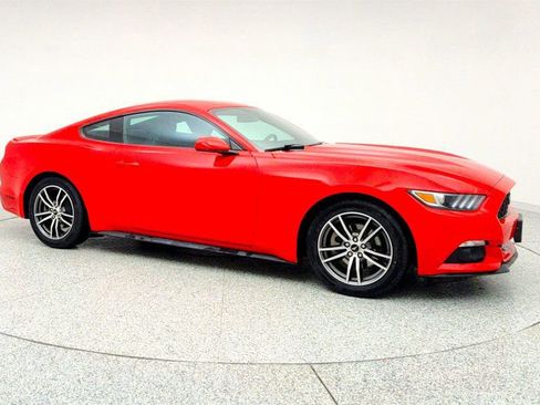 Used 2017 Ford Mustang Coupe image 3