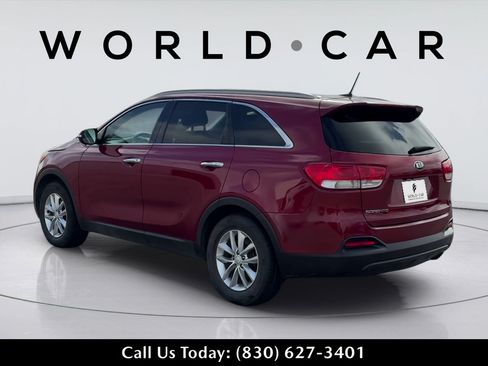 Used 2018 Kia Sorento FWD V6 image 9