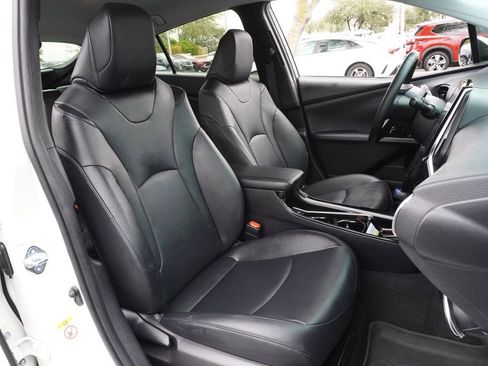 Used 2017 Toyota Prius Prime Advanced image 12