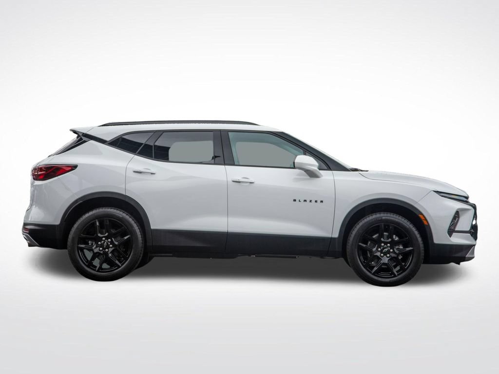New 2026 Chevrolet Blazer LT w/ Convenience Package AWD/4WD image 5