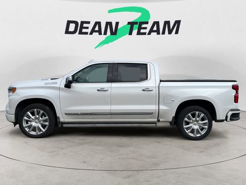 Used 2024 Chevrolet Silverado 1500 High Country w/ High Country Premium Package AWD/4WD image 5