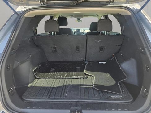 Used 2023 Chevrolet Equinox LS w/ LS Convenience Package AWD/4WD image 9