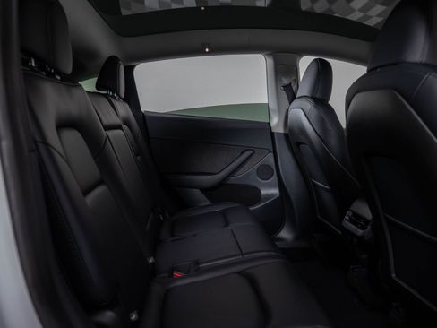 Used 2024 Tesla Model Y Long Range image 25