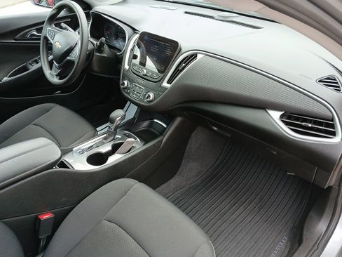 Used 2024 Chevrolet Malibu LT FWD image 30