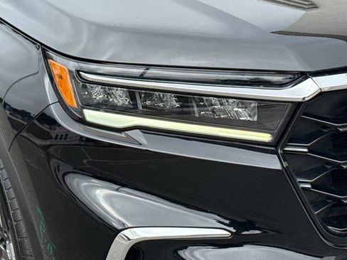 Certified 2024 Honda Pilot Touring image 11