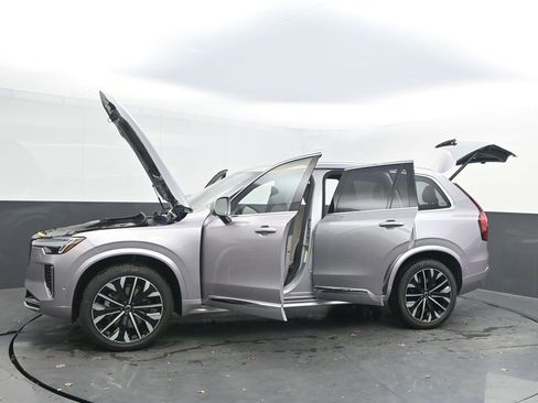 New 2026 Volvo XC90 B6 Plus w/ Protection Package Premier image 39