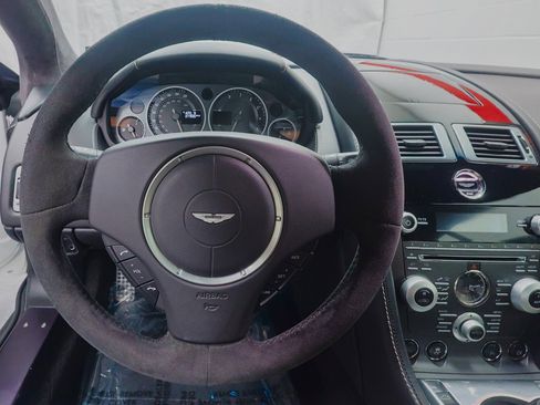 Used 2011 Aston Martin V12 Vantage Coupe image 55