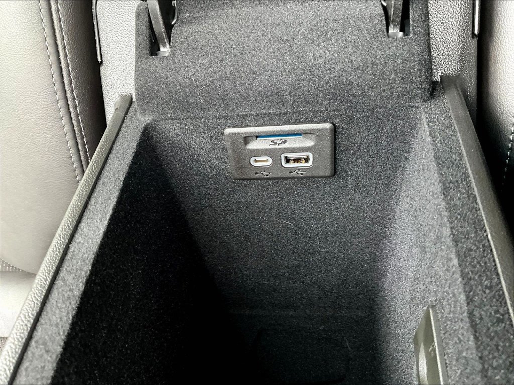 Used 2022 Cadillac XT5 Sportv w/ LPO, Floor Liner Package AWD/4WD image 18