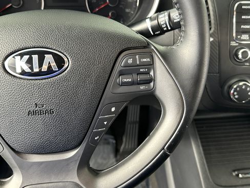 Used 2015 Kia Forte EX image 38