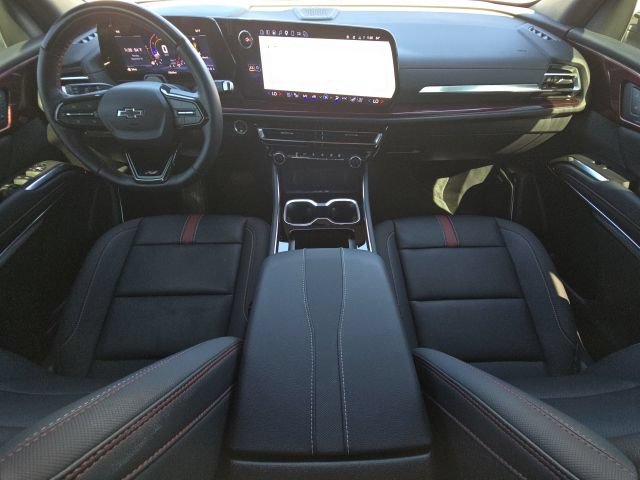 Used 2025 Chevrolet Traverse RS FWD image 39