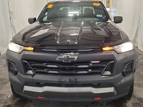 Used 2023 Chevrolet Colorado Trail Boss image 6