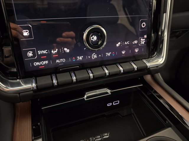 Used 2025 GMC Yukon Denali w/ Sun & Power Step Package AWD/4WD image 33