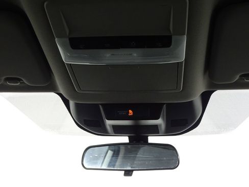 Used 2024 Nissan Rogue S image 27