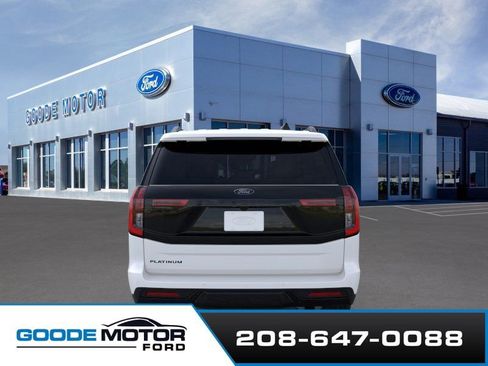 New 2026 Ford Expedition Platinum image 5