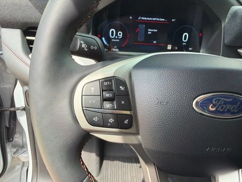 Used 2025 Ford Explorer Active w/ Active Comfort Package AWD/4WD image 28