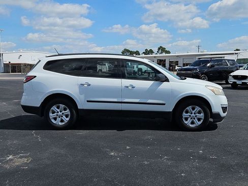 Used 2016 Chevrolet Traverse LS FWD image 18