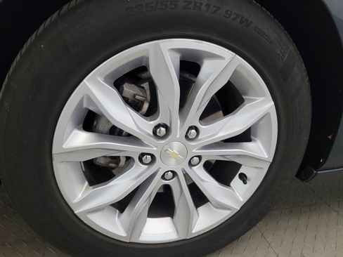 Used 2021 Chevrolet Malibu LT FWD image 31