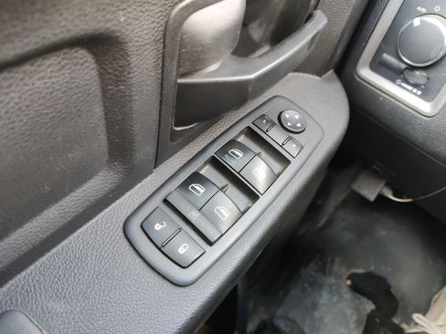 Used 2018 RAM 3500 Tradesman image 24