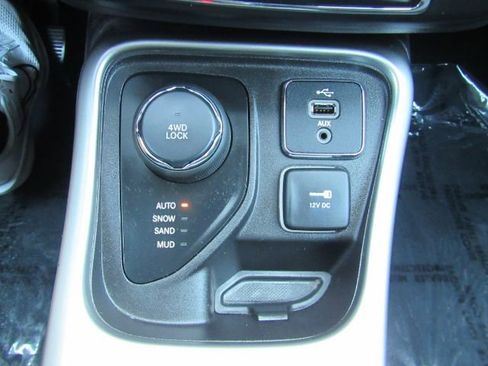 Used 2018 Jeep Compass Sport image 39