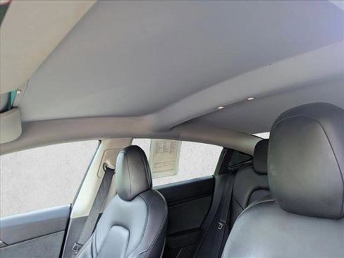 Used 2021 Tesla Model 3 Performance image 16