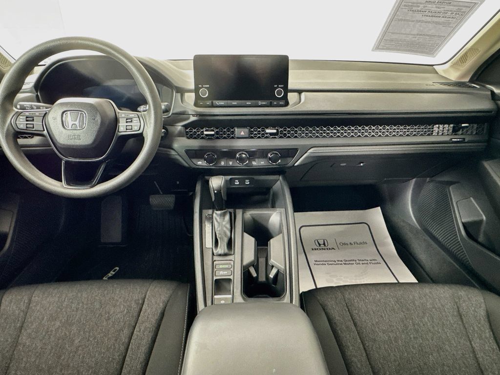 Used 2025 Honda Accord SE image 29
