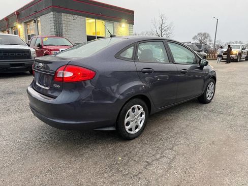 Used 2013 Ford Fiesta SE image 3