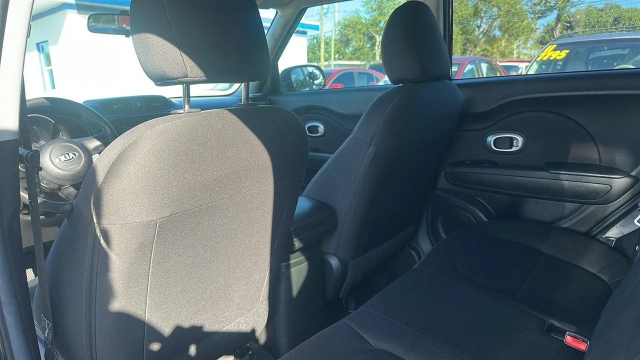 Used 2015 Kia Soul FWD image 24
